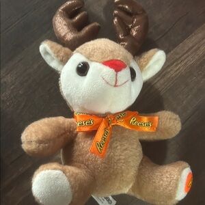 Festive Plush Reindeer - Brown and White